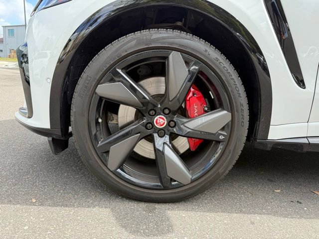 Certified 2022 Jaguar F-PACE SVR image 9