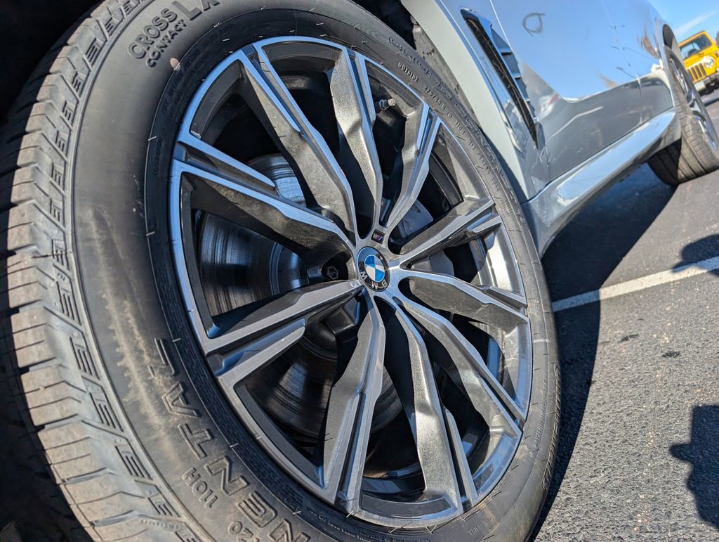 New 2026 BMW X5 xDrive50e w/ M Sport Package image 9