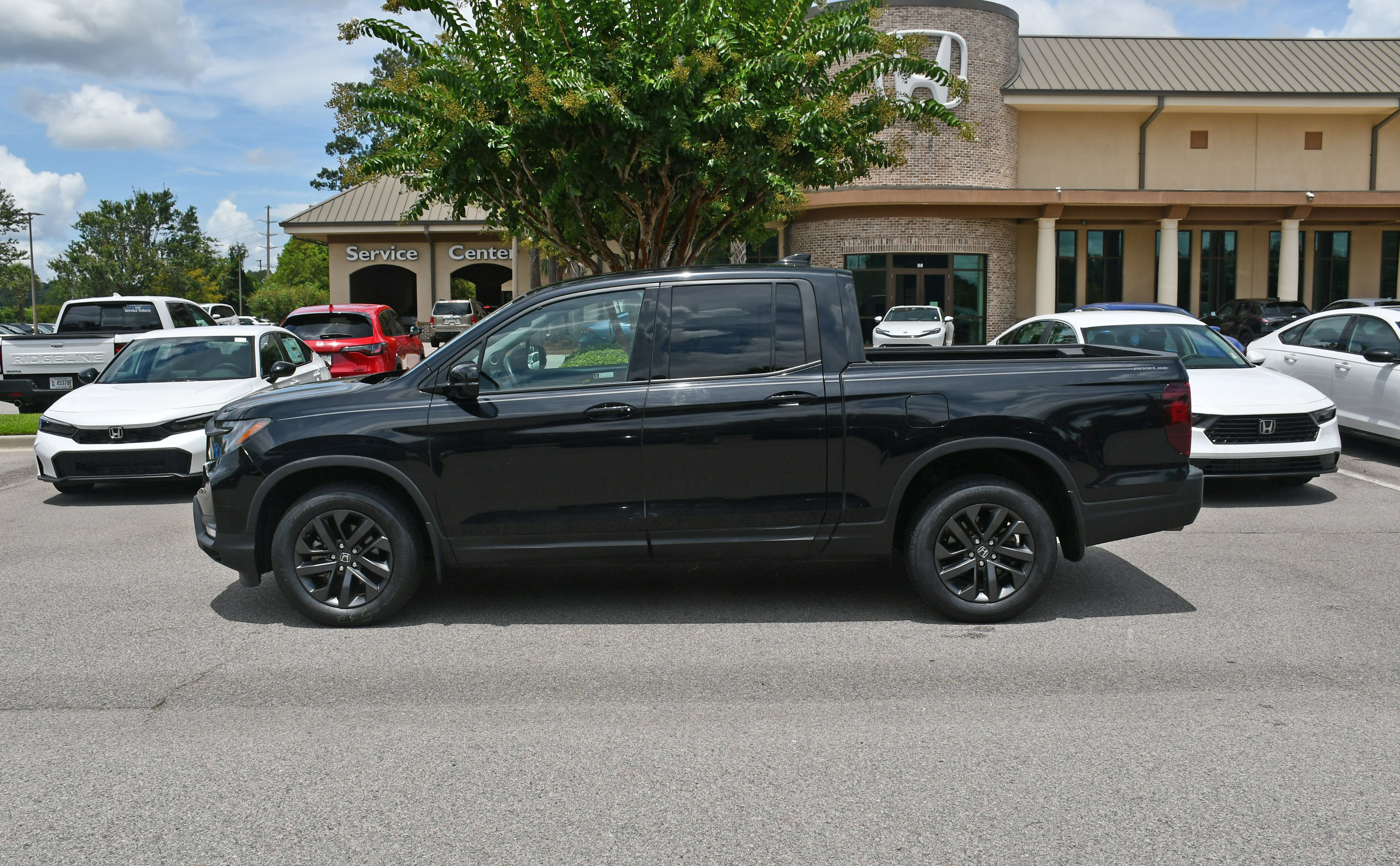 Used 2021 Honda Ridgeline Sport image 2