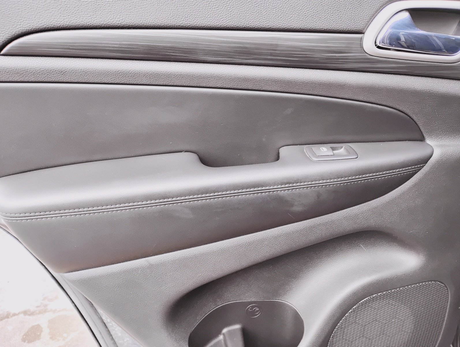 Used 2020 Jeep Grand Cherokee Laredo image 16