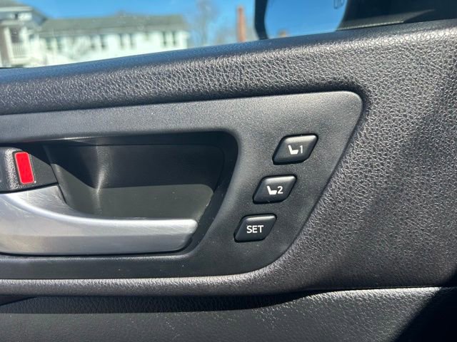 Used 2015 Toyota Highlander Limited AWD/4WD image 14