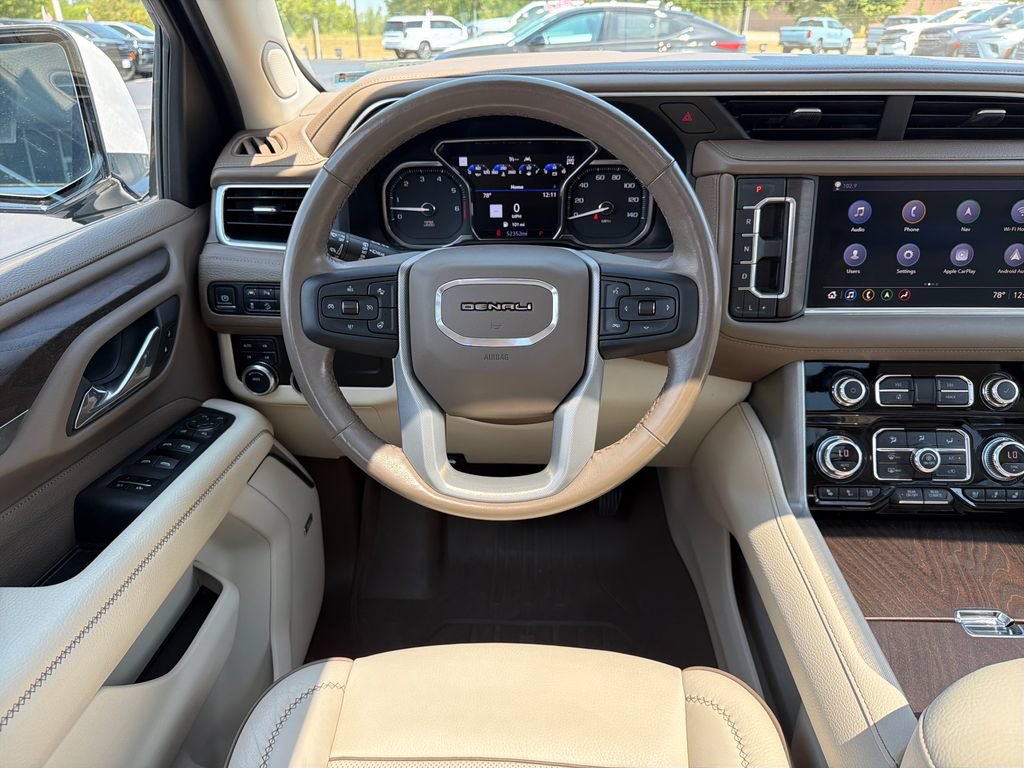 Used 2021 GMC Yukon XL Denali w/ LPO, Illumination Package AWD/4WD image 15