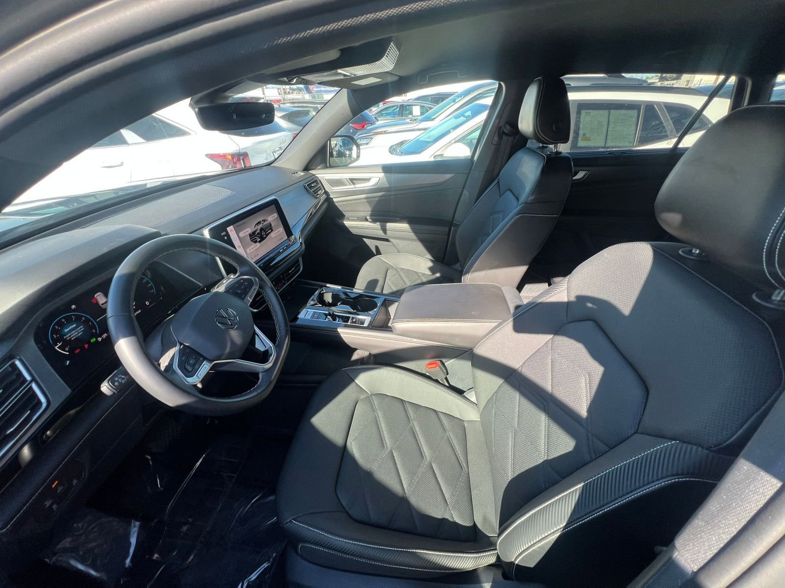 Used 2025 Volkswagen Atlas Cross Sport SE FWD image 27