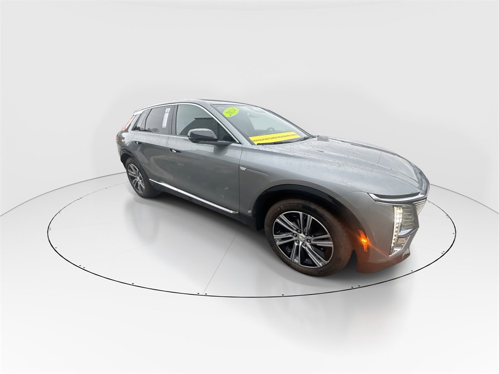 Used 2024 Cadillac Lyriq Luxury image 2