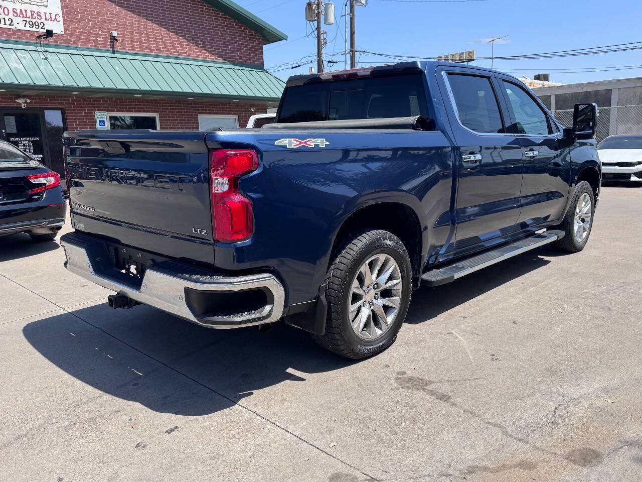 Used 2021 Chevrolet Silverado 1500 LTZ w/ Technology Package AWD/4WD image 5