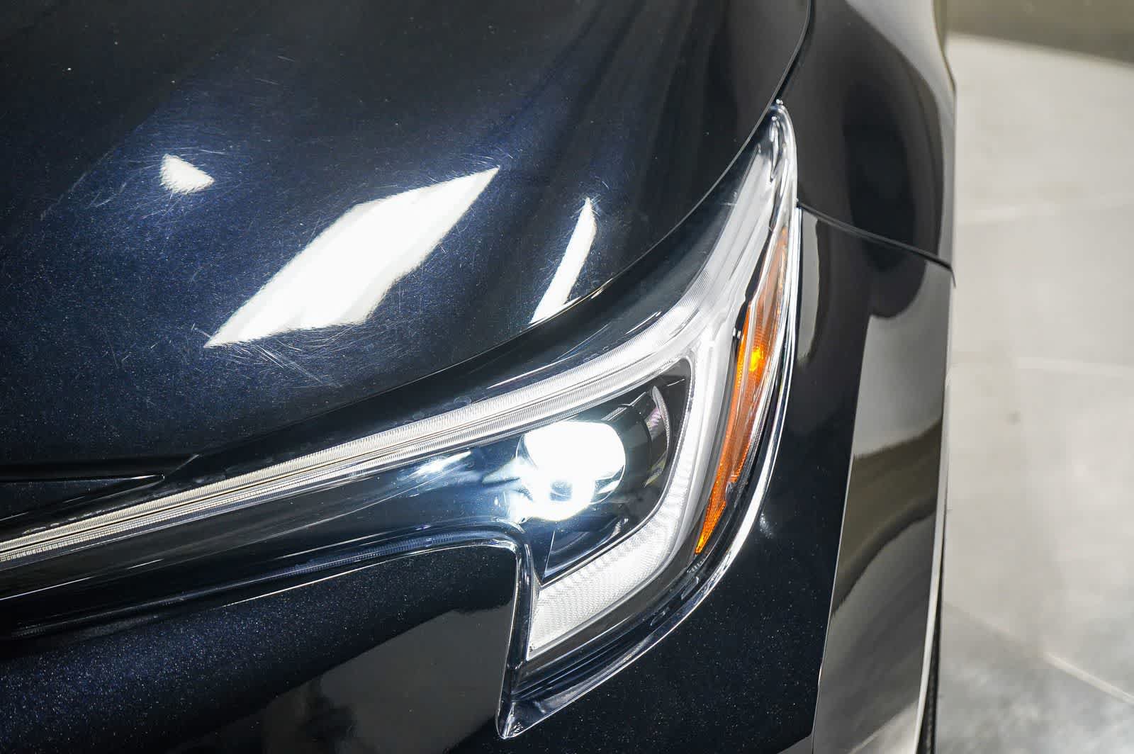 Used 2024 Toyota Corolla SE w/ SE Premium Package FWD image 4
