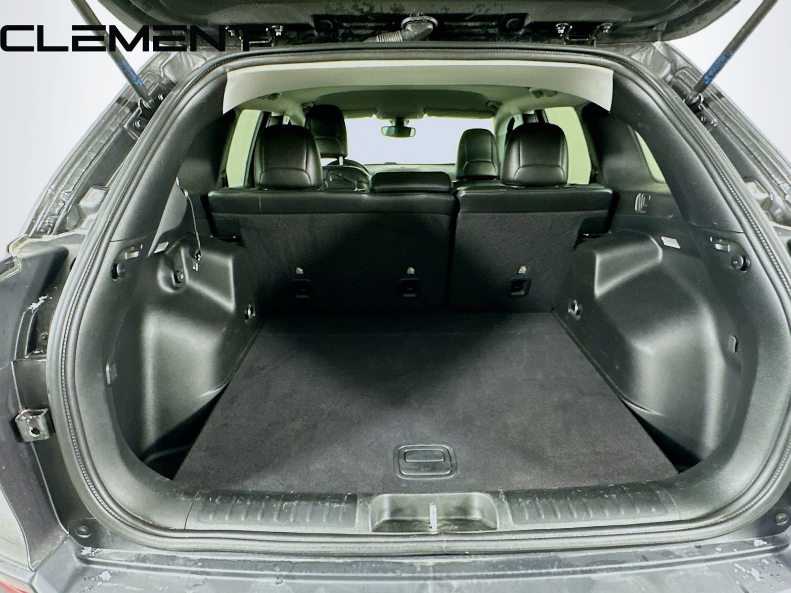 Used 2019 Jeep Cherokee Trailhawk w/ Cold Weather Group image 11