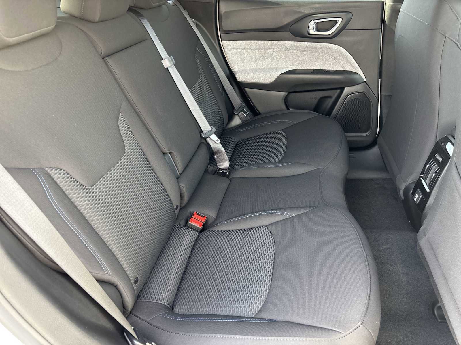 New 2025 Jeep Compass Sport AWD/4WD image 17