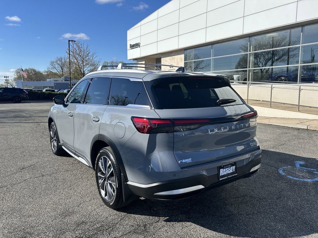 Certified 2026 INFINITI QX60 Luxe w/ Family Package image 6