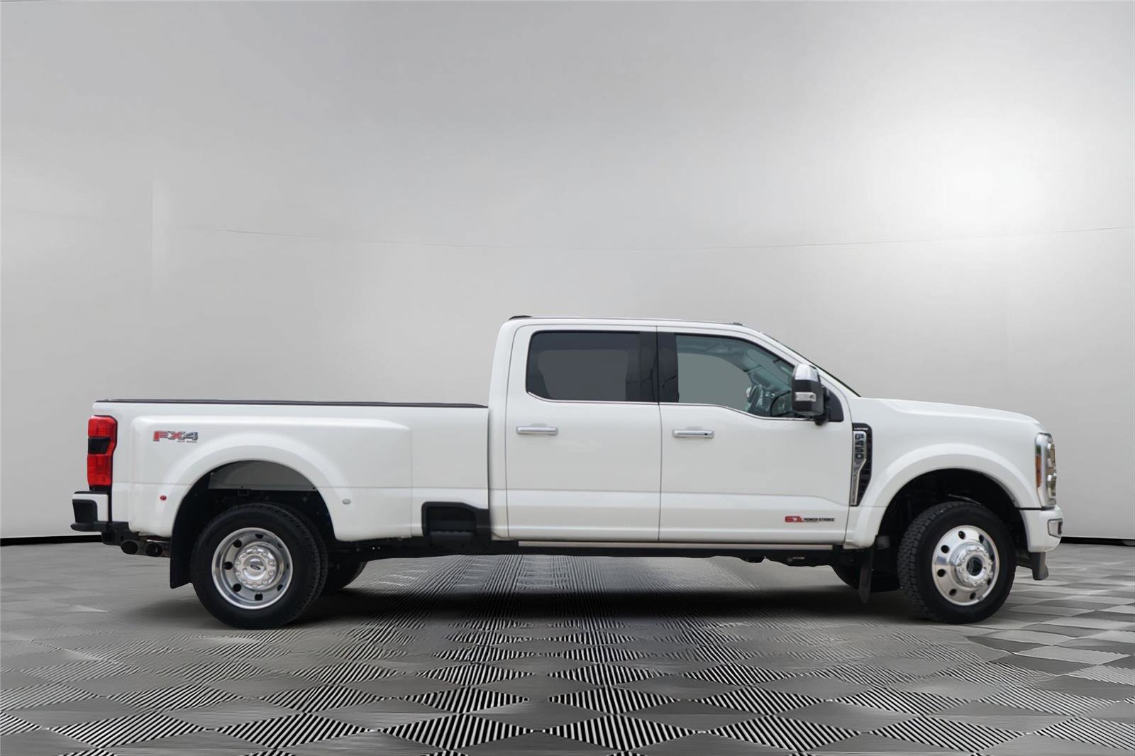 Used 2024 Ford F450 Limited w/ FX4 Off-Road Package AWD/4WD image 4