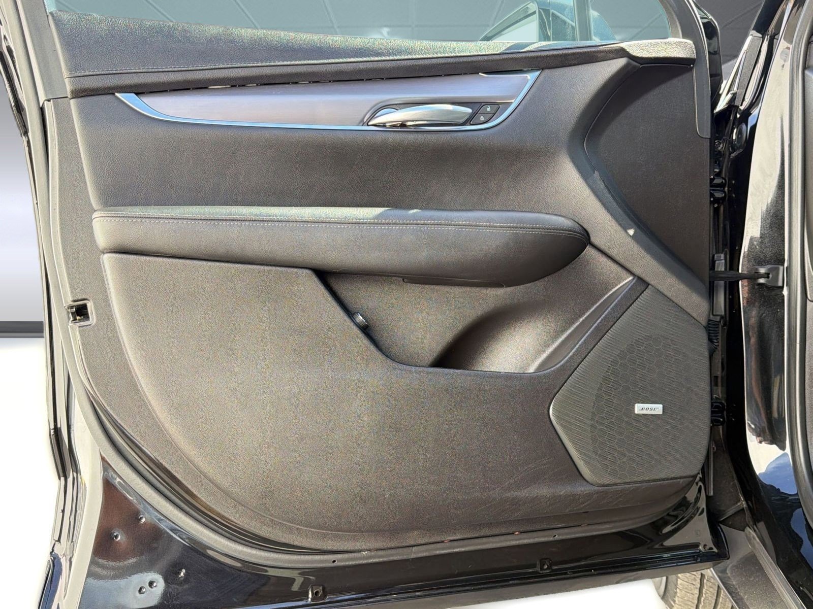 Certified 2023 Cadillac XT5 Luxury w/ LPO, Floor Liner Package image 30