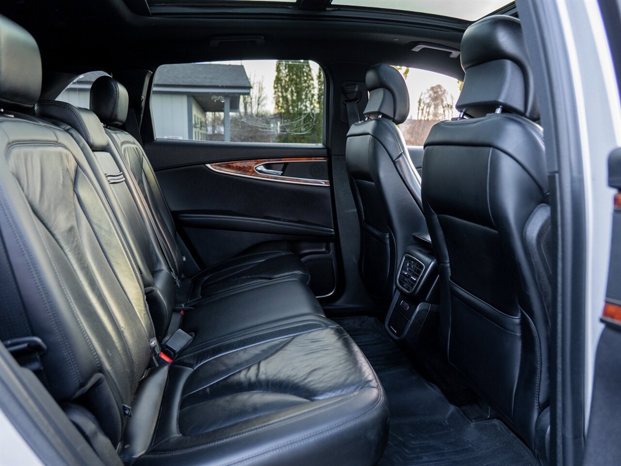 Used 2019 Lincoln Nautilus Select AWD/4WD image 21