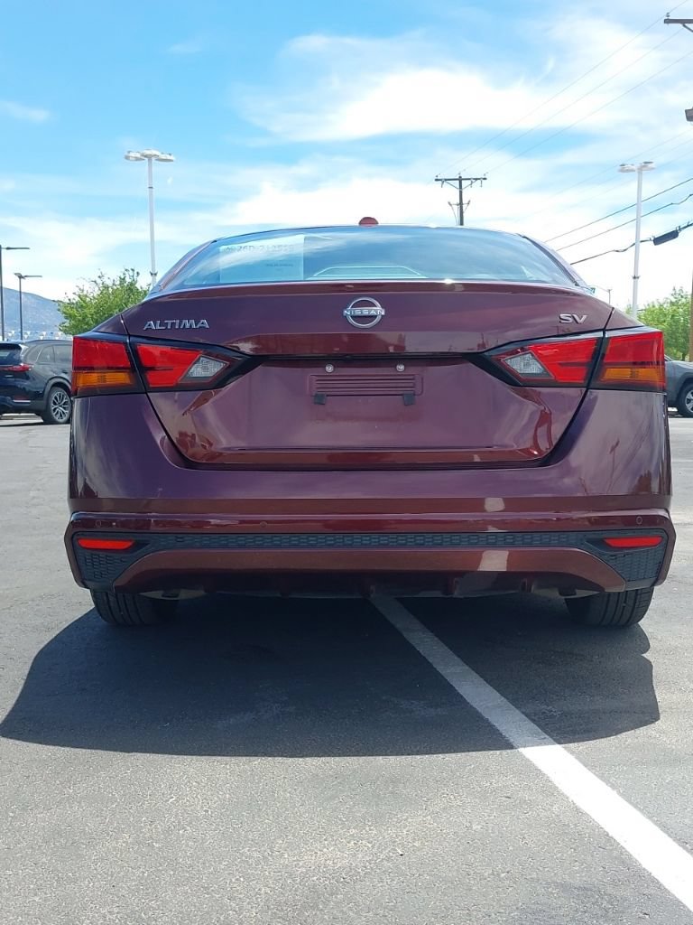 Used 2024 Nissan Altima 2.5 SV FWD image 3