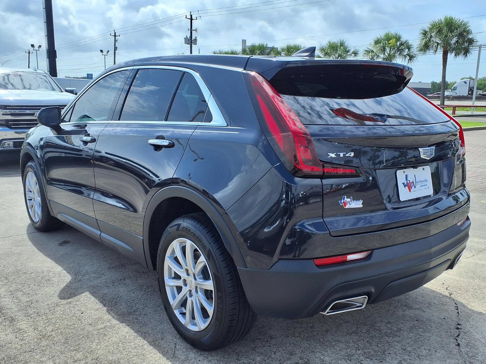 Used 2022 Cadillac XT4 Luxury FWD image 8