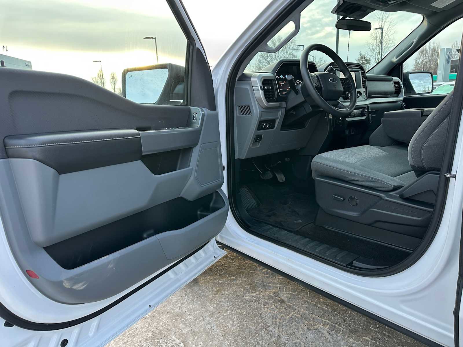 Used 2022 Ford F150 XLT w/ Trailer Tow Package image 19