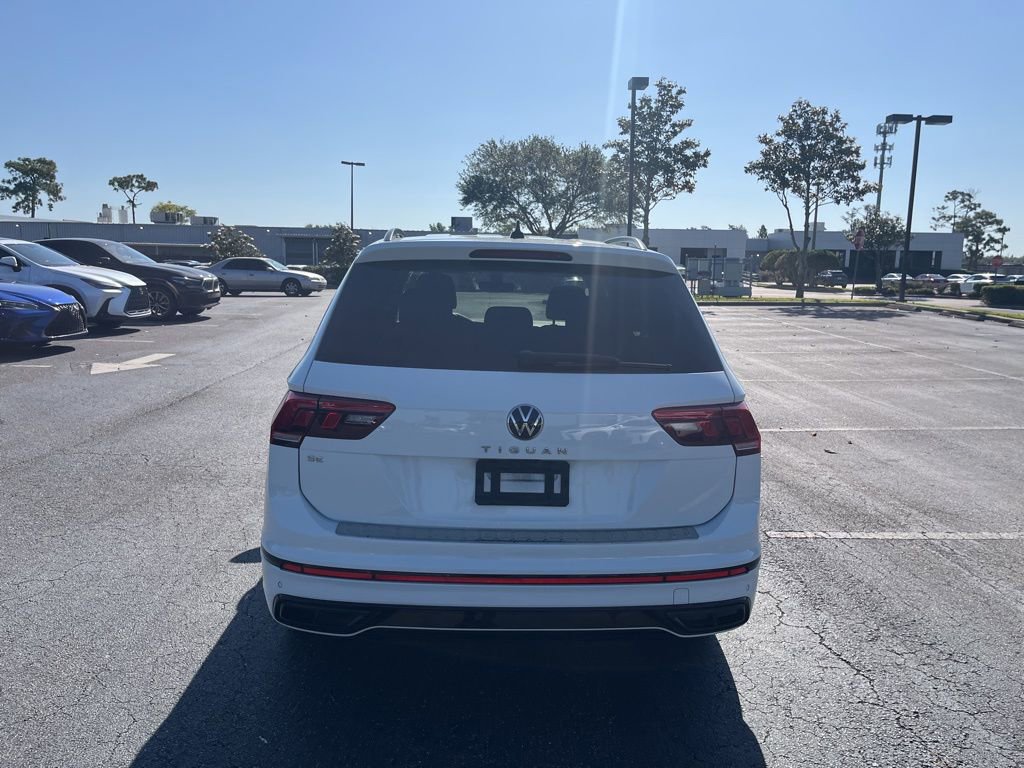 Used 2022 Volkswagen Tiguan SE R-Line image 4