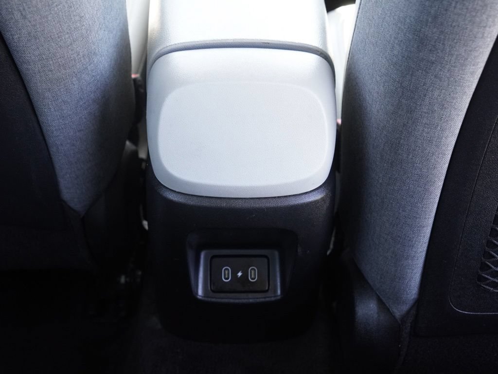 Used 2024 Hyundai Elantra Limited FWD image 25