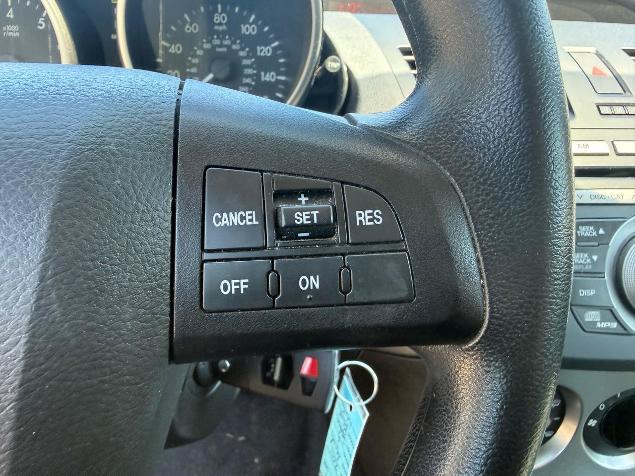 Used 2011 MAZDA MAZDA3 i Touring FWD image 23