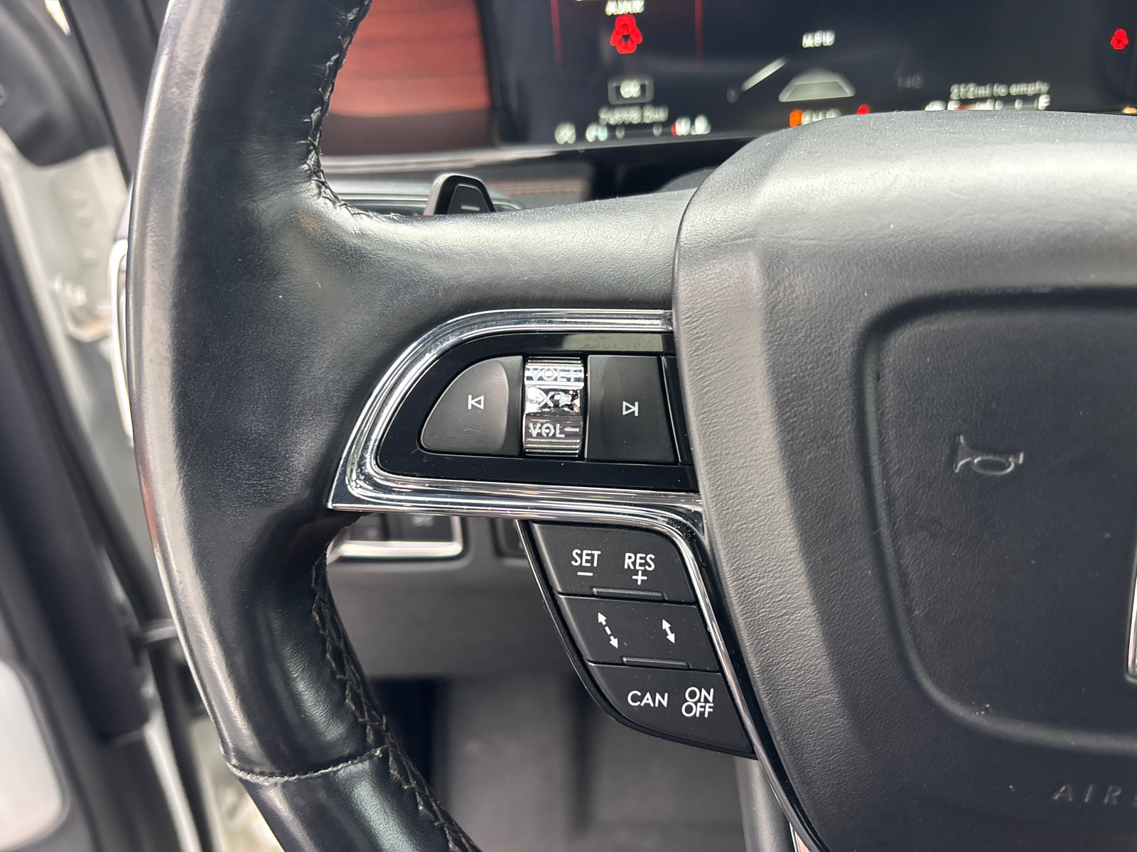 Used 2021 Lincoln Navigator L Reserve image 17