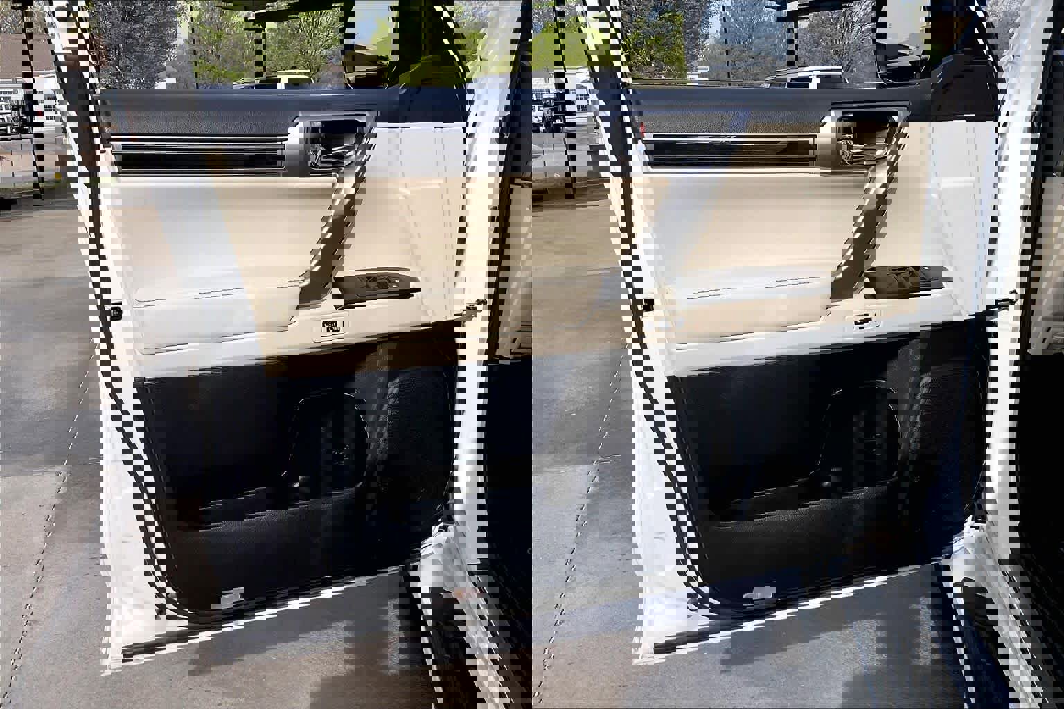 Used 2023 Lexus GX 460 Premium w/ Premium Package image 21