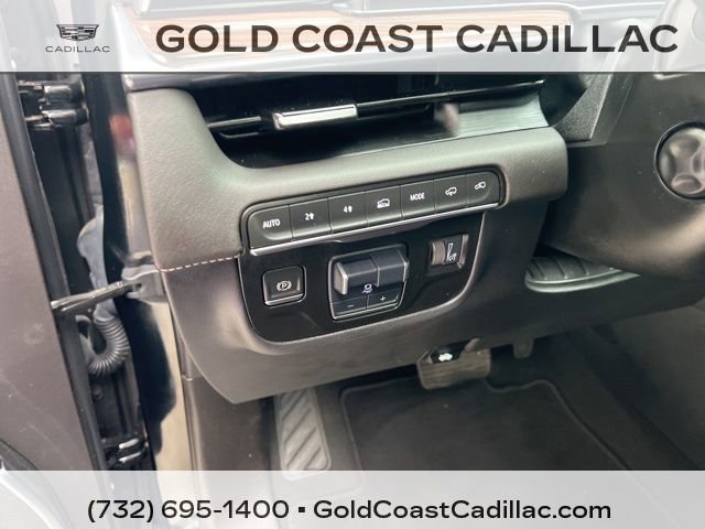 Used 2021 Cadillac Escalade Premium Luxury w/ Driver Assist Tech Package image 25