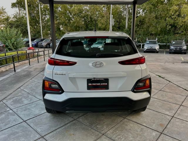 Used 2021 Hyundai Kona SE image 3