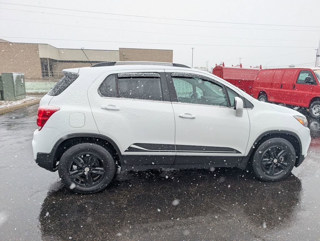 Used 2018 Chevrolet Trax LT w/ LT Convenience Package image 8