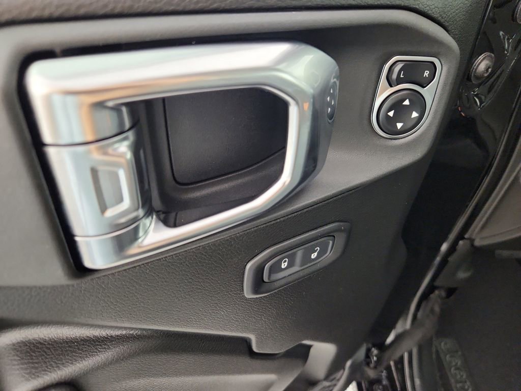 New 2025 Jeep Gladiator Sport image 17