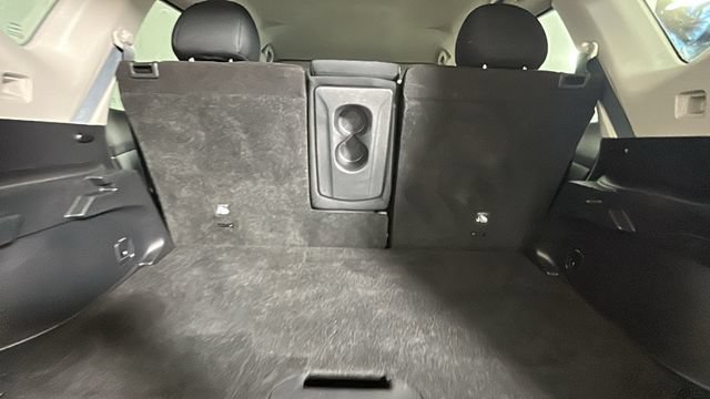 Used 2020 Nissan Rogue S FWD image 27