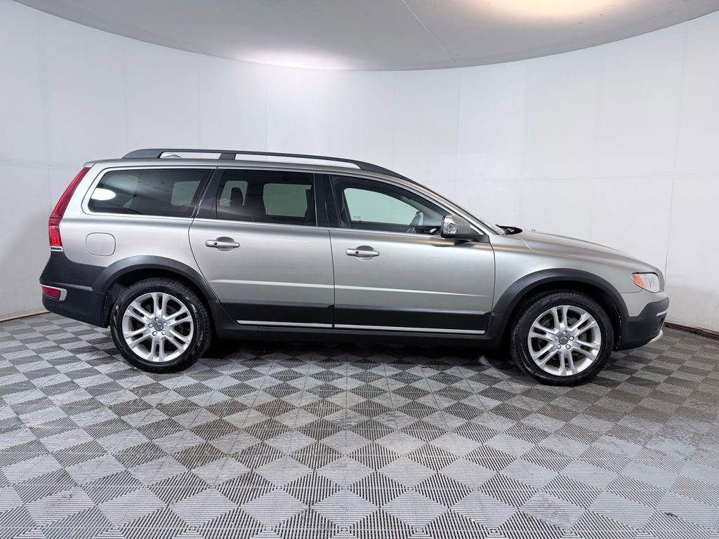 Used 2016 Volvo XC70 T5 Premier w/ Proximity Package image 8