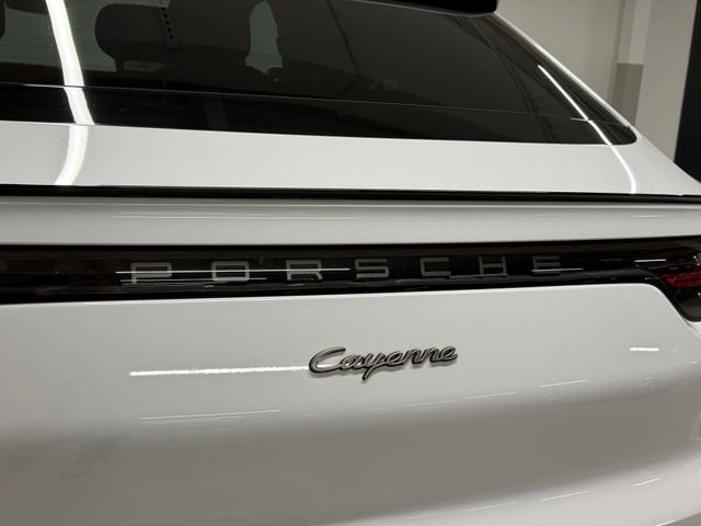 Certified 2023 Porsche Cayenne Platinum Edition AWD/4WD image 11