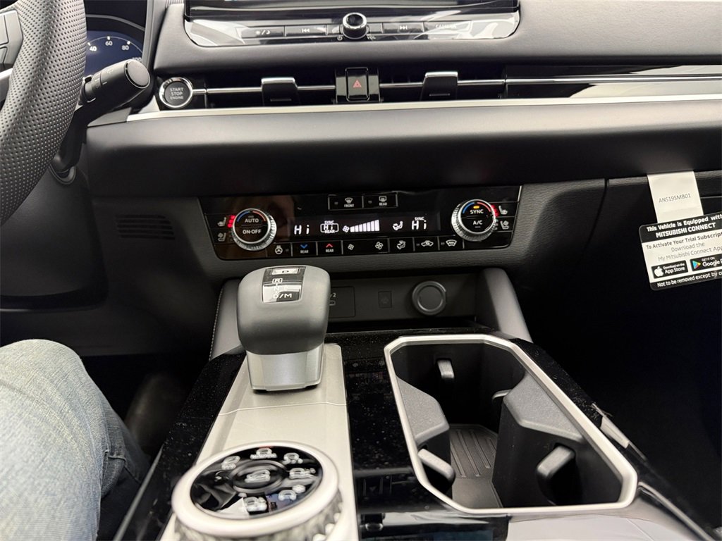 New 2026 Mitsubishi Outlander SEL image 22