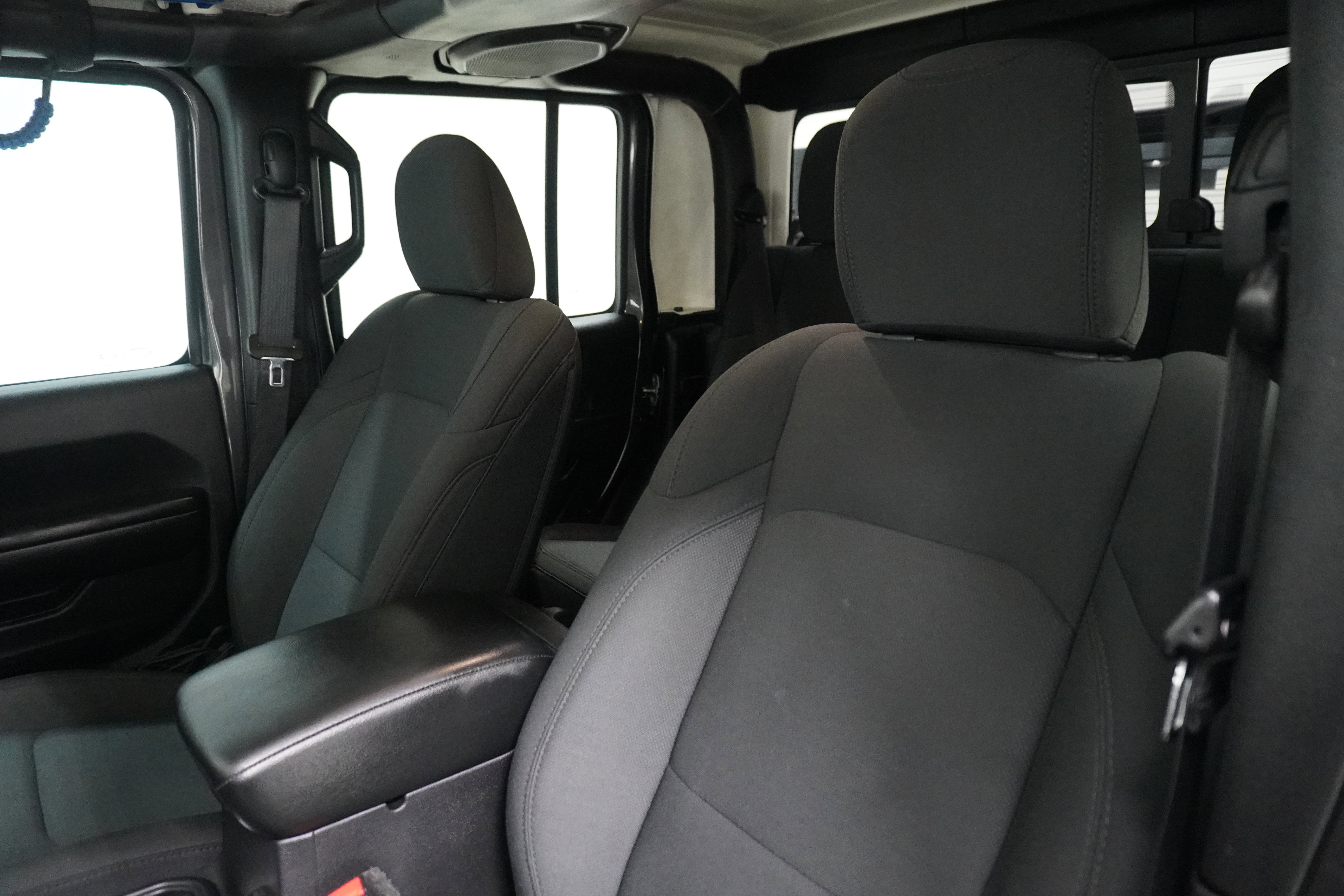 Used 2021 Jeep Gladiator Sport image 12