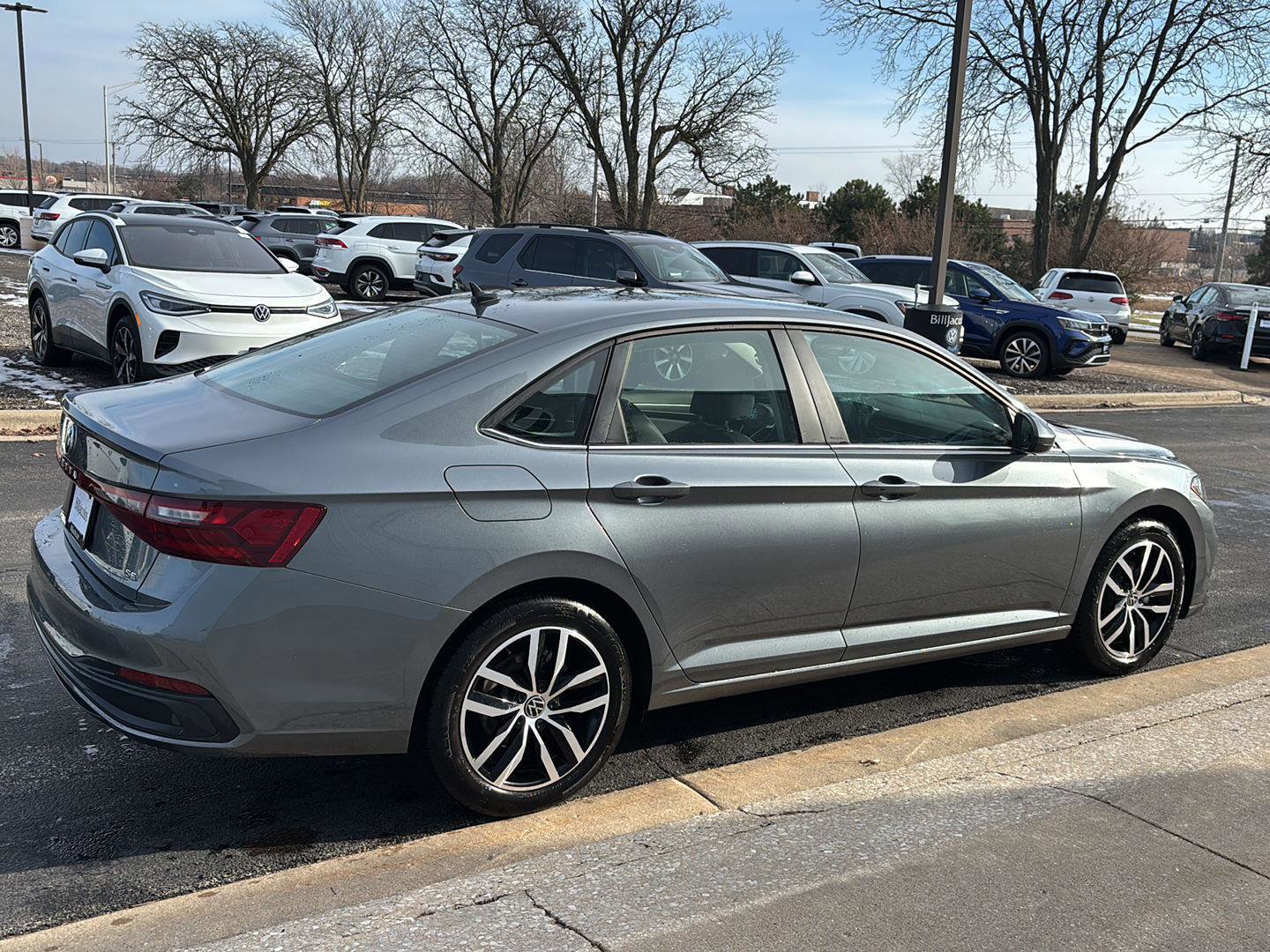 Used 2025 Volkswagen Jetta SE image 7