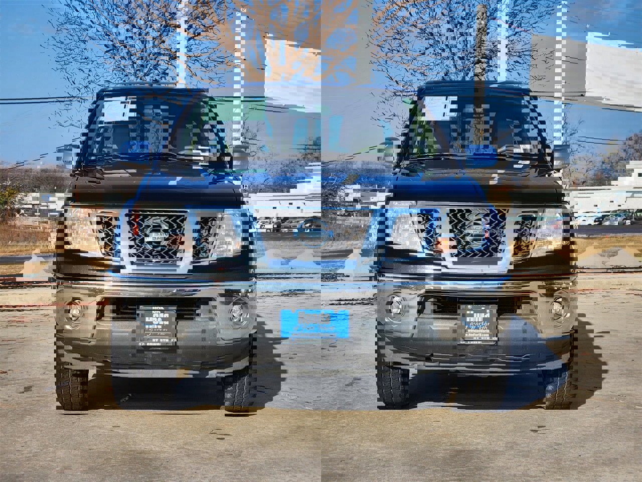 Used 2014 Nissan Frontier SL image 2