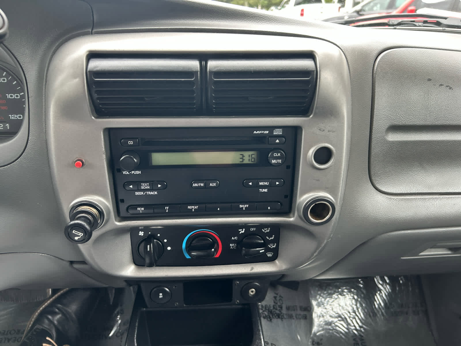 Used 2010 Ford Ranger XLT RWD image 16