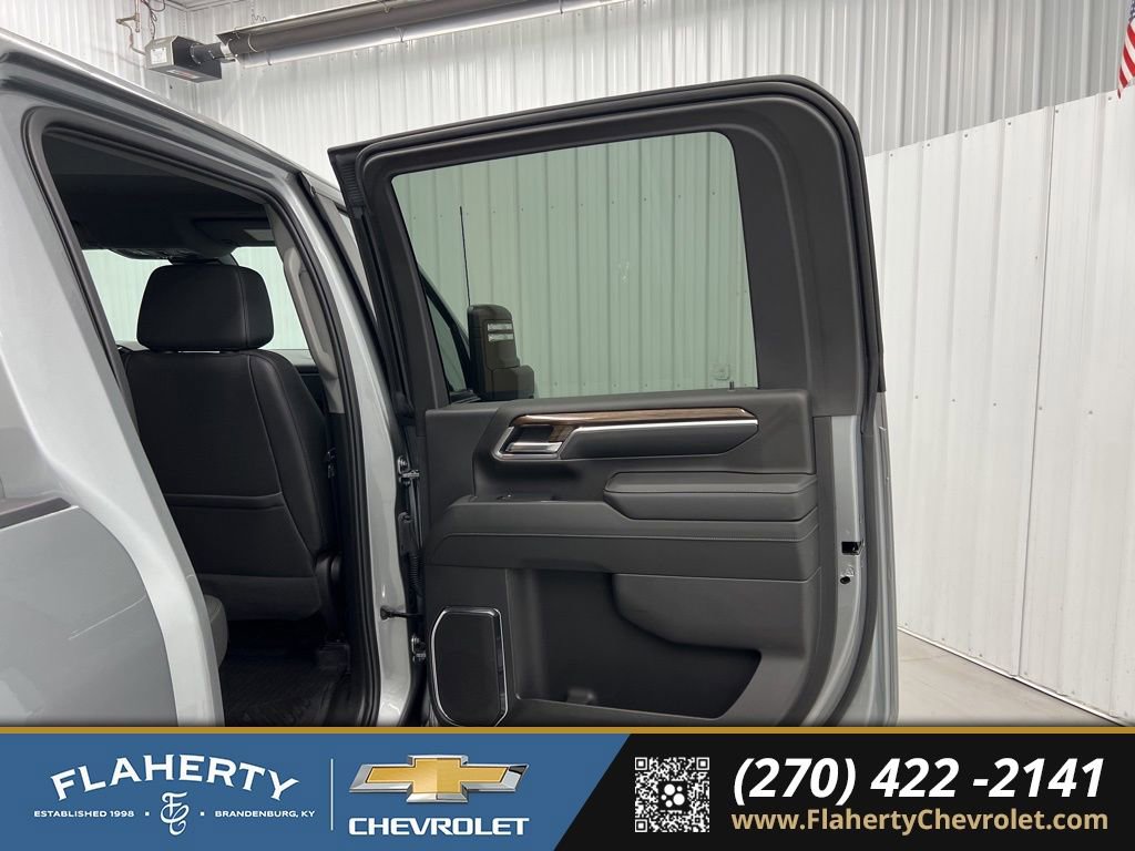 Used 2024 Chevrolet Silverado 2500 LT AWD/4WD image 12