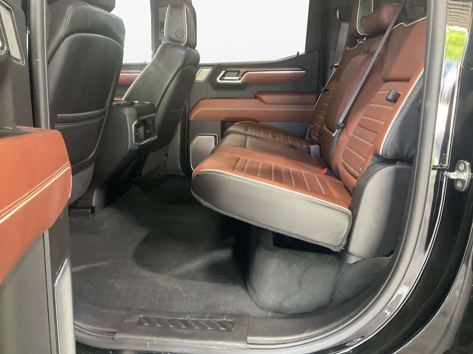 Used 2024 GMC Sierra 1500 Denali Ultimate AWD/4WD image 13