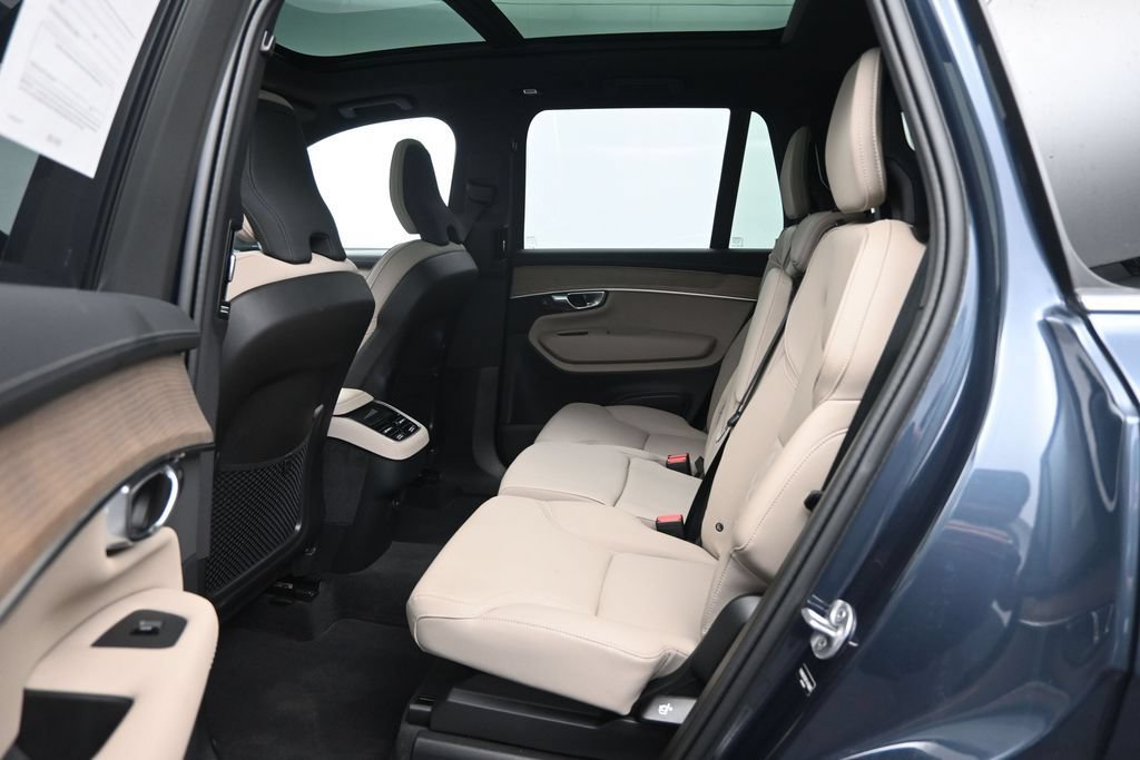 Used 2026 Volvo XC90 B6 Plus AWD/4WD image 25