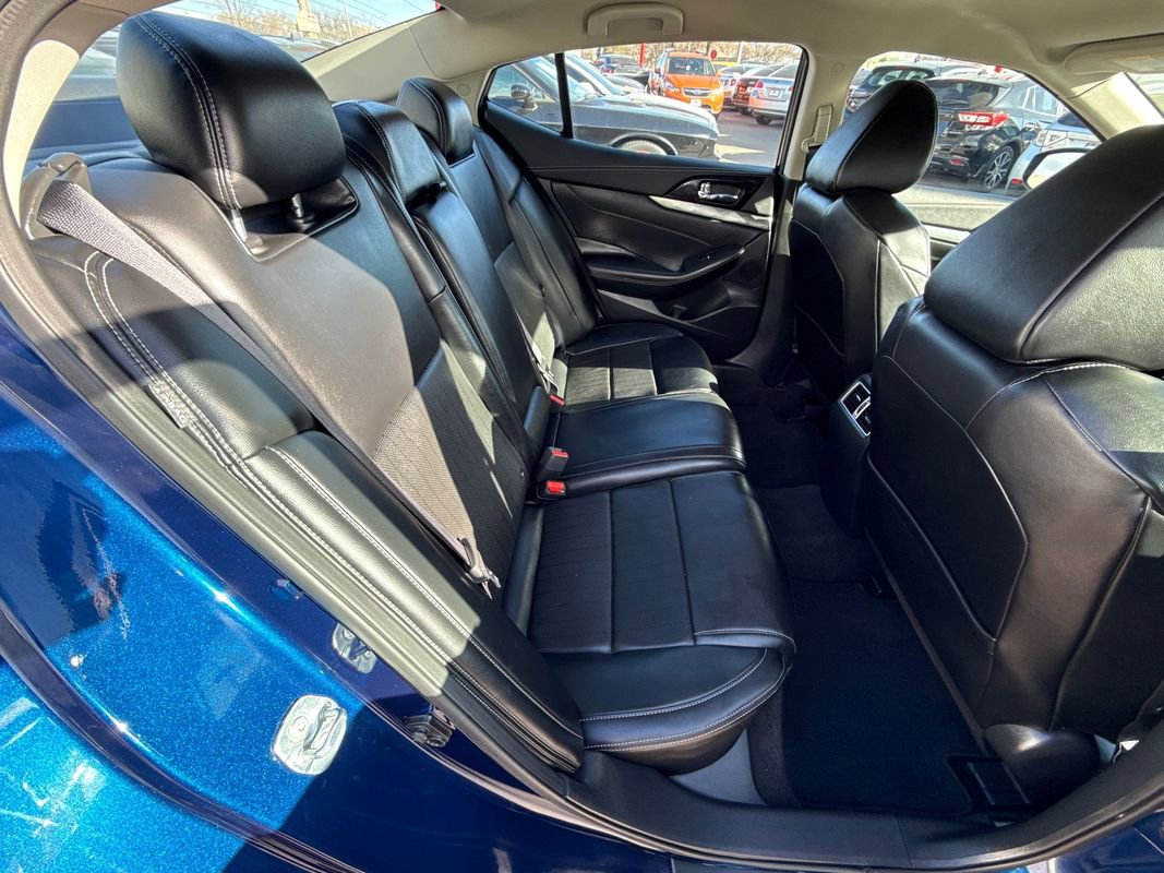 Used 2023 Nissan Maxima SV w/ Floor Mat Group image 15