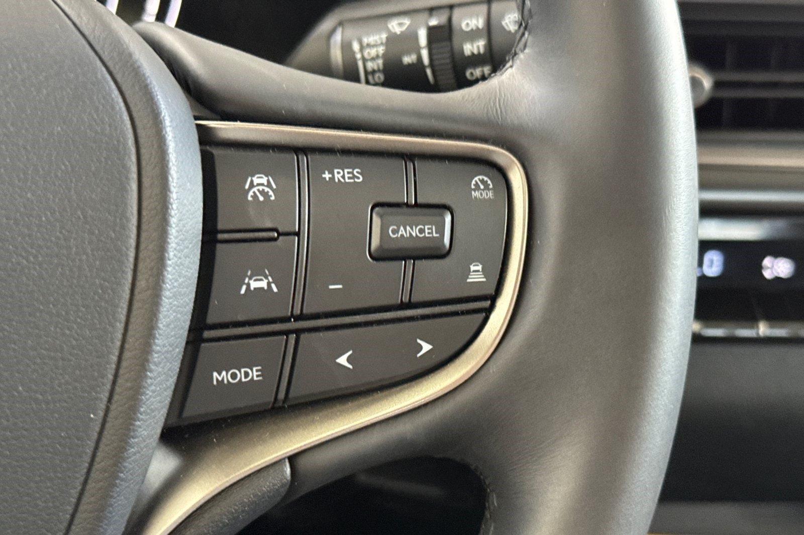 Certified 2026 Lexus UX 300h FWD w/ Accessory Package (Z1) image 31