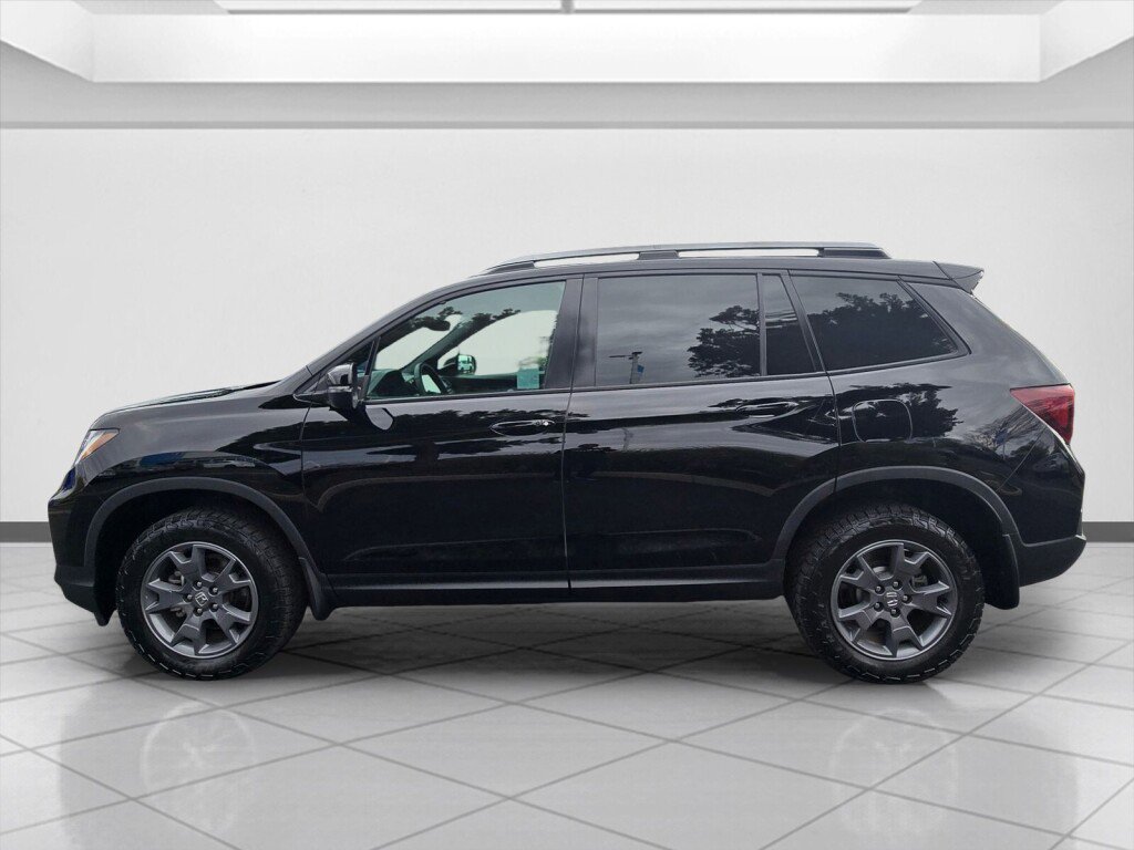 Certified 2025 Honda Passport TrailSport image 8