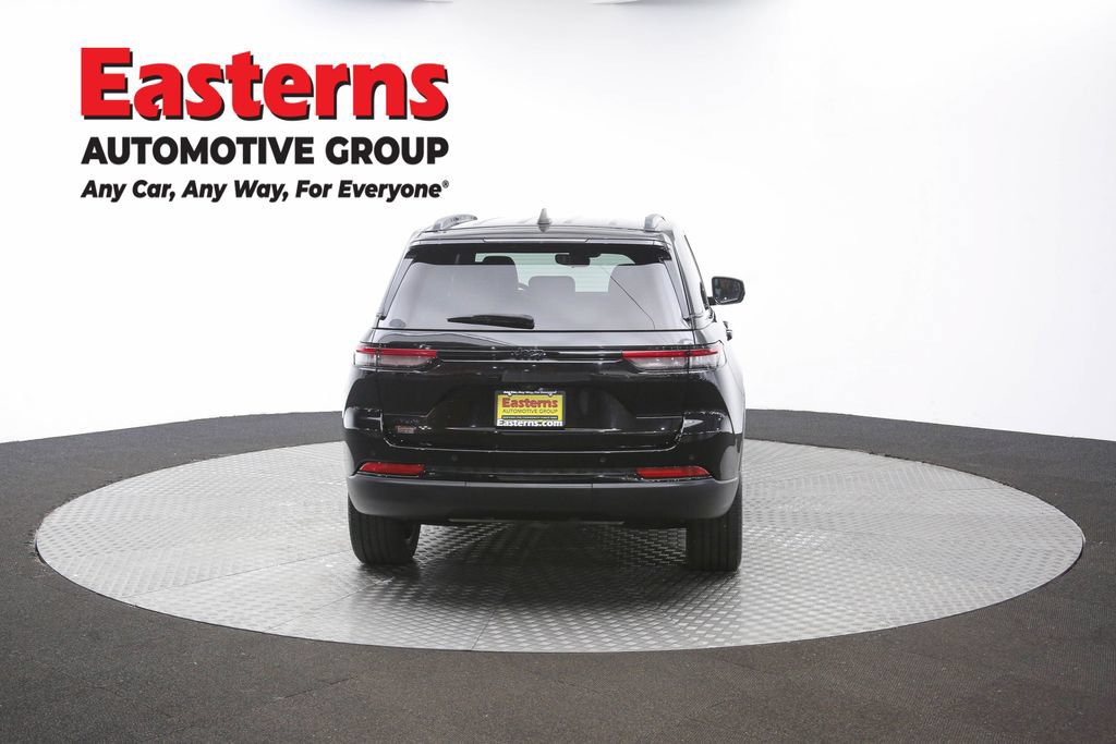 Used 2024 Jeep Grand Cherokee Altitude AWD/4WD image 39