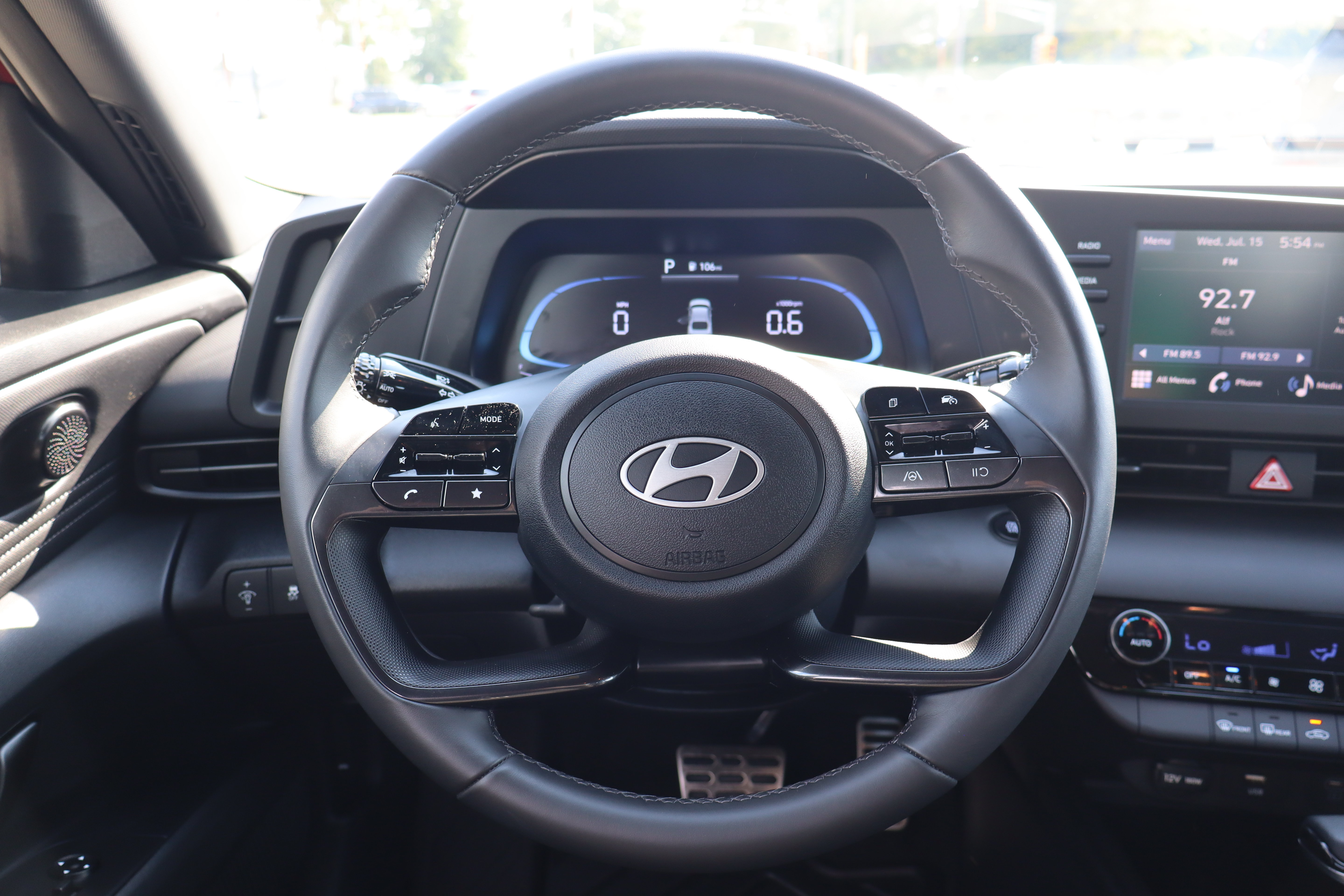 Used 2025 Hyundai Elantra Sport FWD image 14