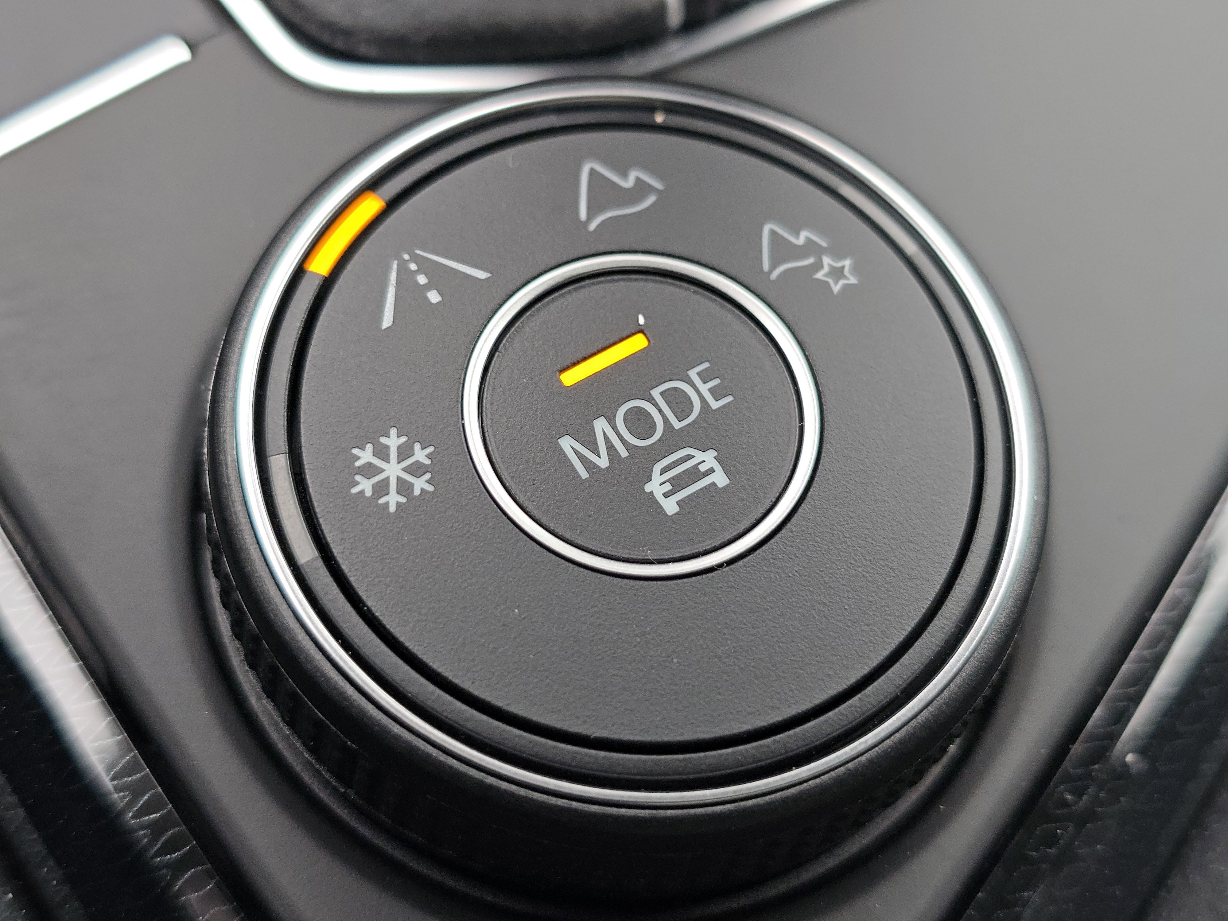 New 2025 Volkswagen Taos SE image 12