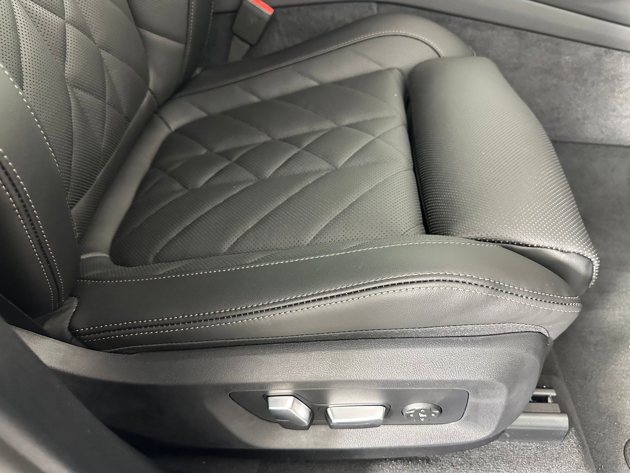 Used 2026 BMW X5 sDrive40i image 31