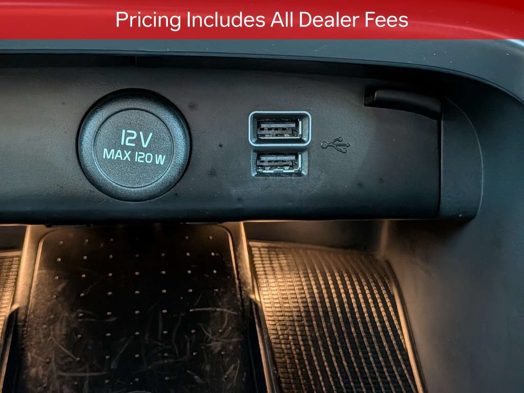 Used 2022 Volvo XC40 T5 R-Design w/ Advanced Package AWD/4WD image 24
