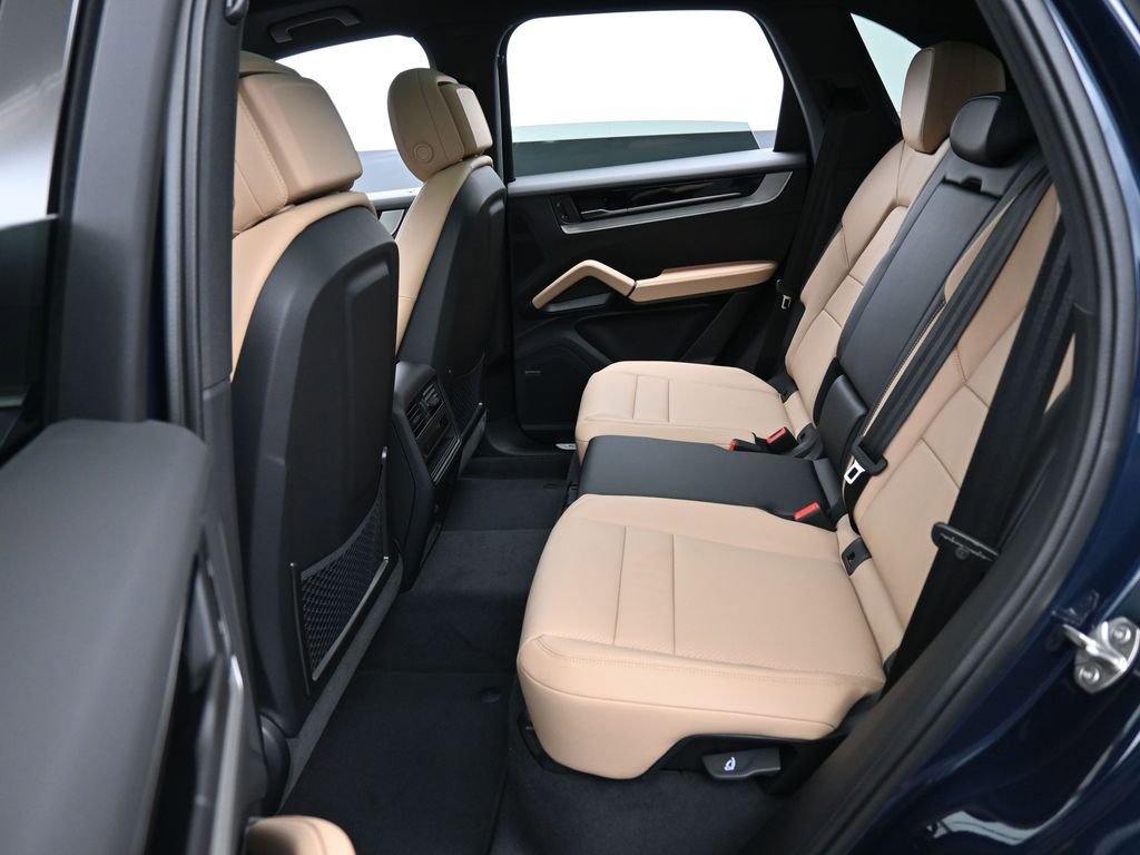 New 2026 Porsche Cayenne image 24