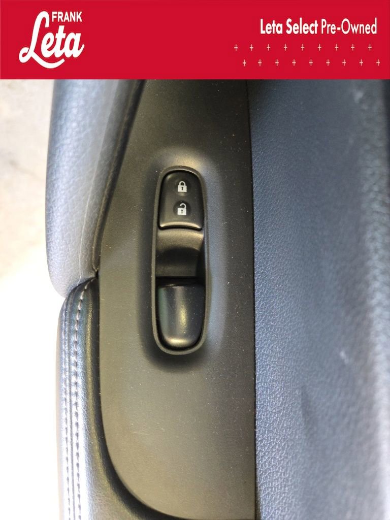 Used 2018 Nissan Rogue SL w/ Premium Package image 24