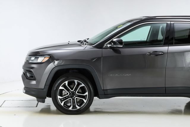Used 2022 Jeep Compass Limited AWD/4WD image 3